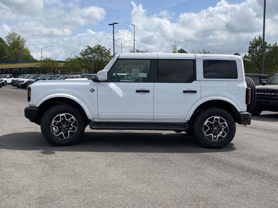 2026 Ford Bronco Outer Banks