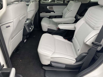 2025 Ford Expedition Platinum