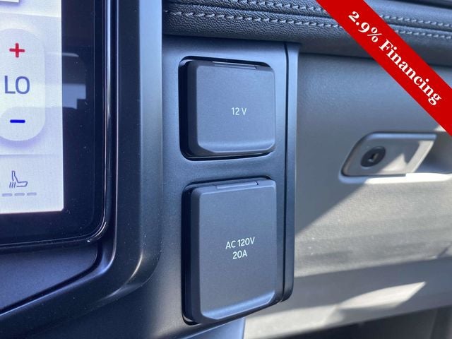 2025 Ford F-150 Lightning Flash