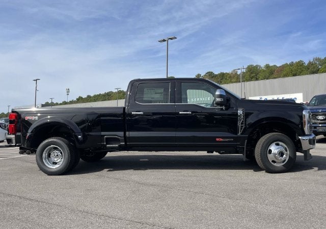 2027 Ford F-350SD Lariat DRW