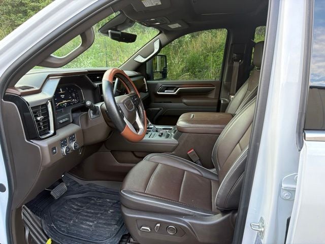 2025 GMC Sierra 2500HD Denali