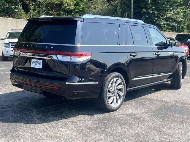 2022 Lincoln Navigator L Reserve