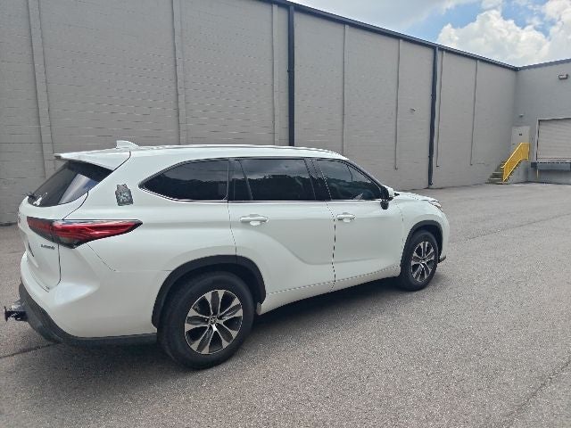 2022 Toyota Highlander Hybrid XLE
