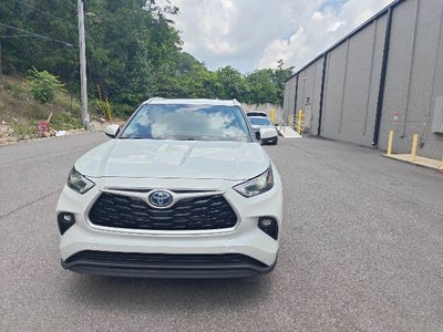 2022 Toyota Highlander Hybrid XLE