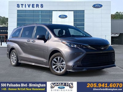 2021 Toyota Sienna XLE
