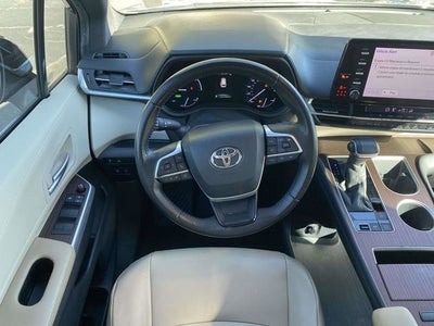 2021 Toyota Sienna XLE
