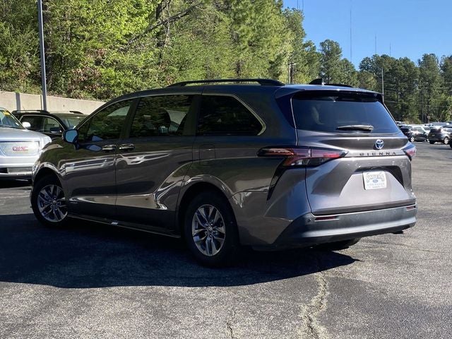 2021 Toyota Sienna XLE