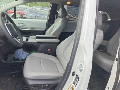 2026 Toyota Sienna XLE 8 Passenger
