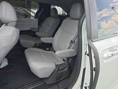 2026 Toyota Sienna XLE 8 Passenger
