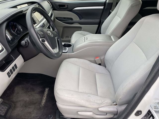 2016 Toyota Highlander LE V6