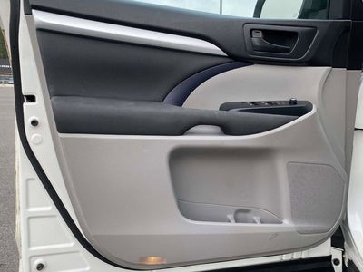 2016 Toyota Highlander LE V6