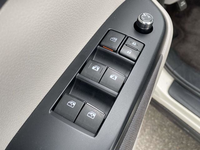 2016 Toyota Highlander LE V6