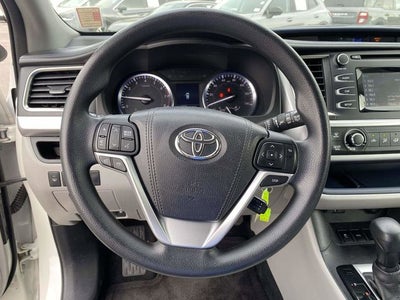 2016 Toyota Highlander LE V6