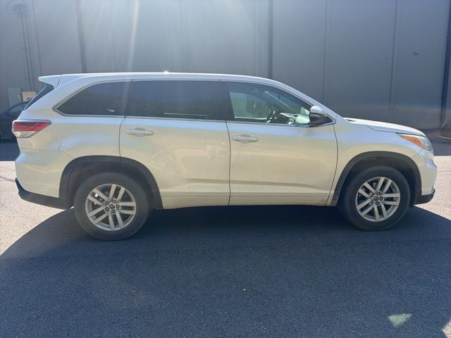 2016 Toyota Highlander LE V6