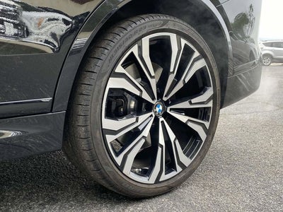 2023 BMW X7 M60i