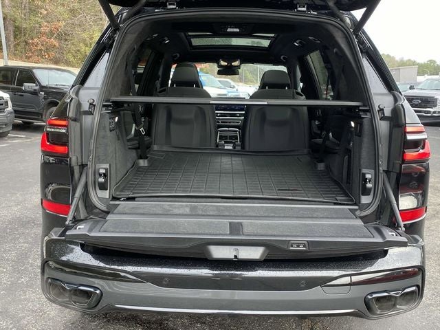 2023 BMW X7 M60i