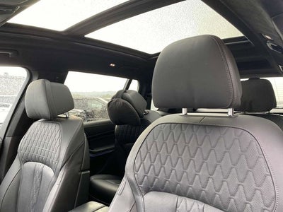 2023 BMW X7 M60i