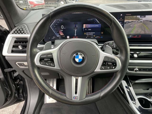 2023 BMW X7 M60i