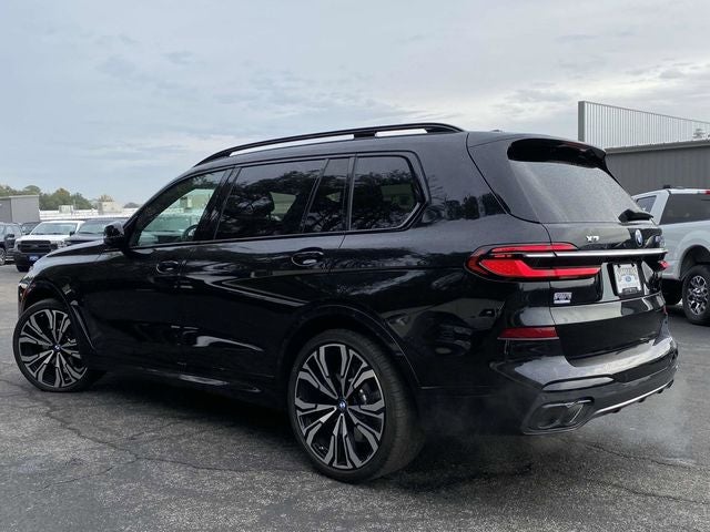 2023 BMW X7 M60i