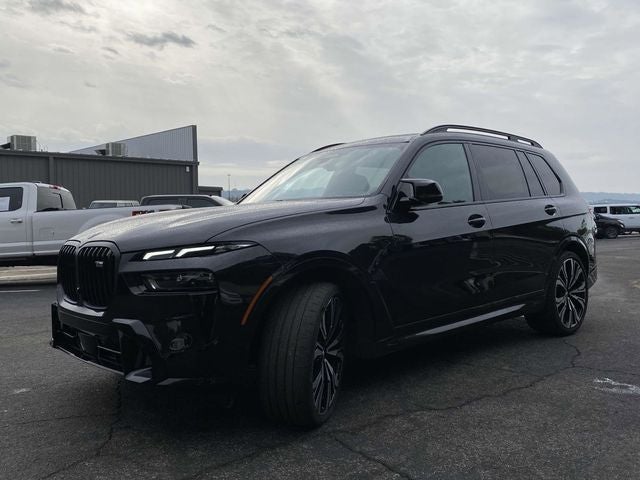 2023 BMW X7 M60i