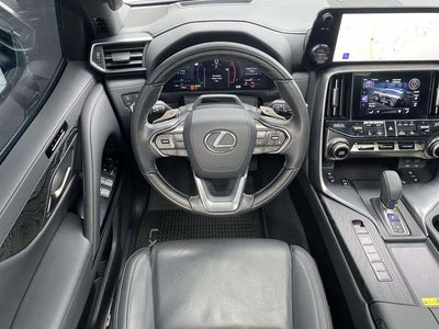 2025 Lexus LX 700h Luxury