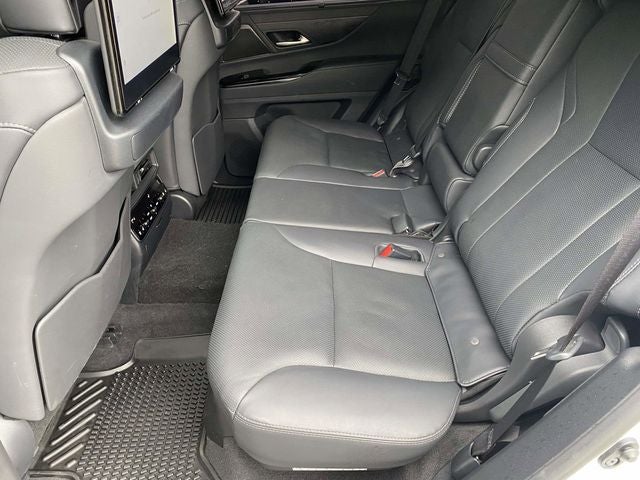 2025 Lexus LX 700h Luxury