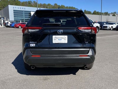 2020 Toyota RAV4 LE