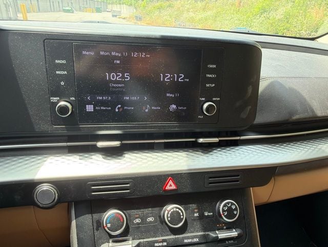 2023 Kia Carnival LX