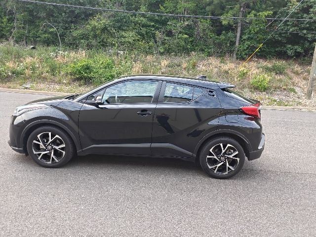 2022 Toyota C-HR XLE