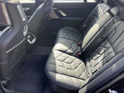 2026 BMW 7 Series 740i