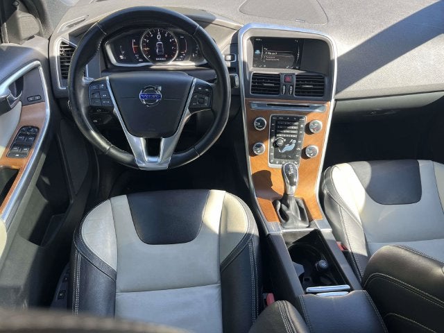 2016 Volvo XC60 T5 Drive-E Platinum
