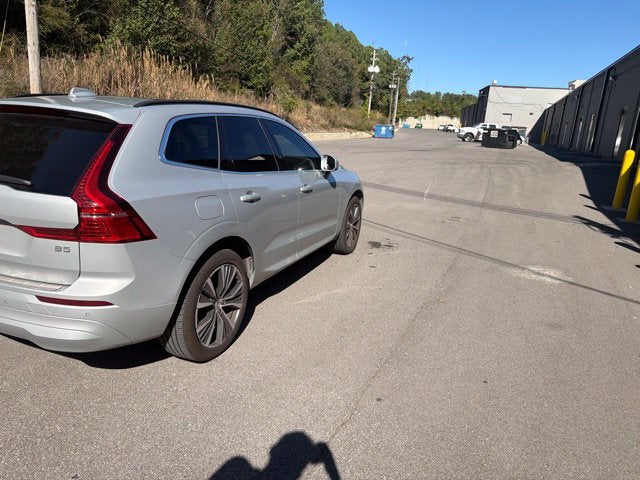 2022 Volvo XC60 B5 Momentum