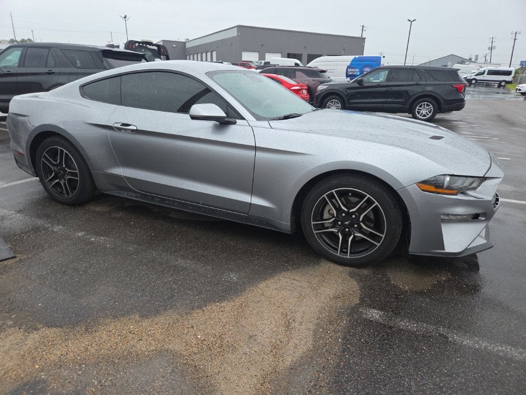 2022 Ford Mustang EcoBoost