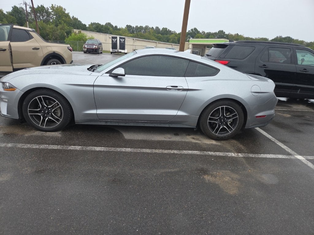2022 Ford Mustang EcoBoost