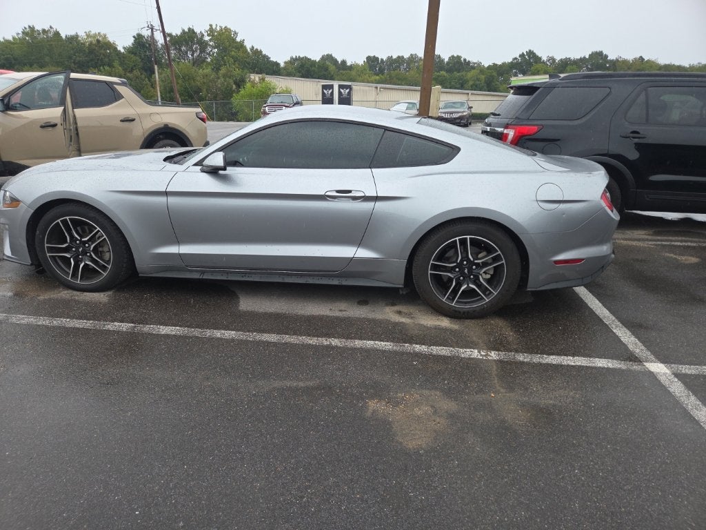 2022 Ford Mustang EcoBoost