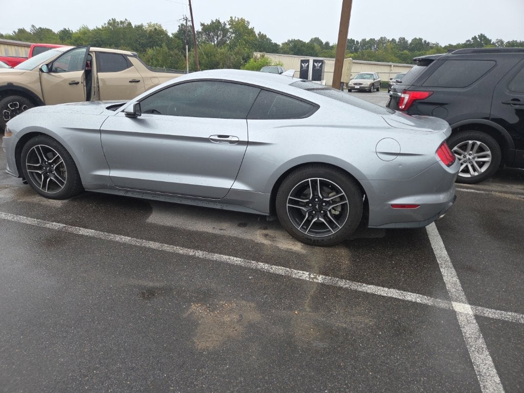 2022 Ford Mustang EcoBoost
