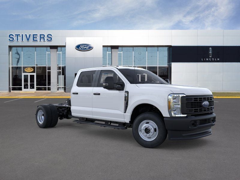 2026 Ford F-350 XL 4x4 Crew Cab 179-In DRW's photo