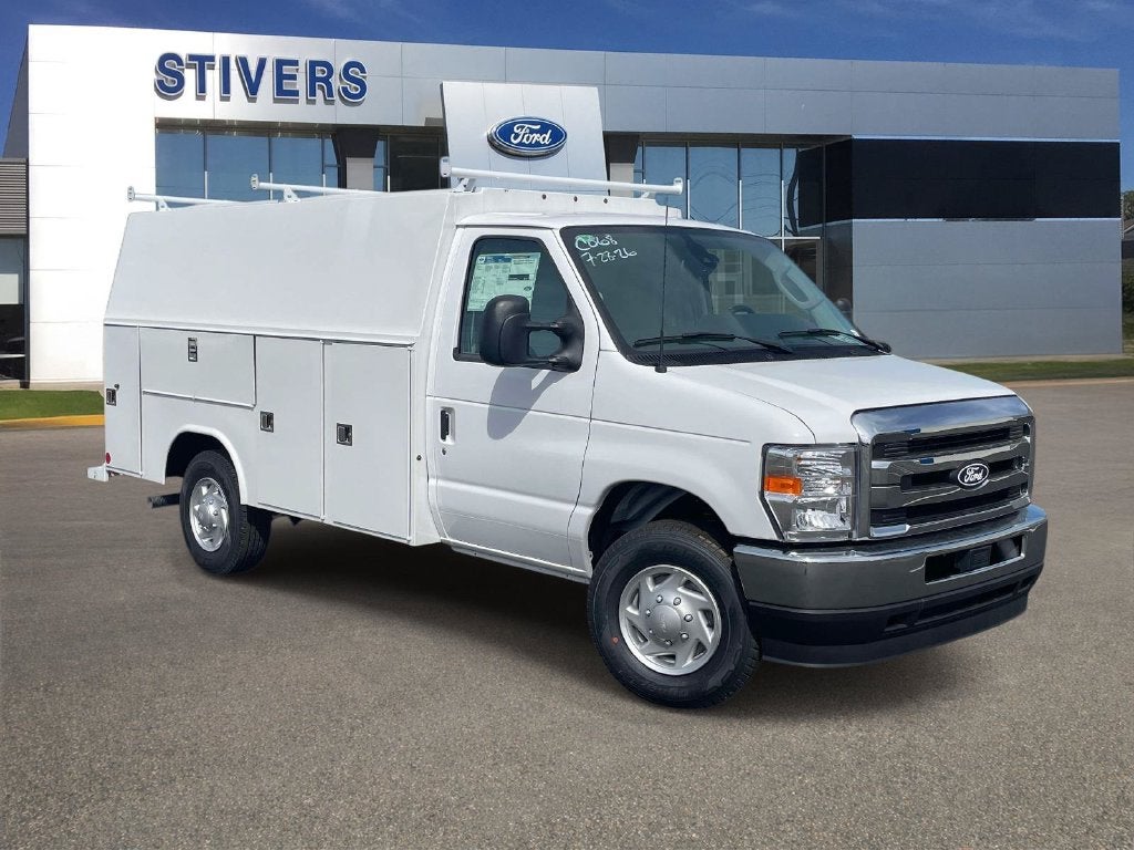 2027 Ford E-350SD Base Cutaway