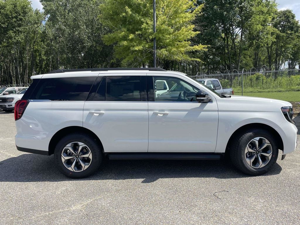 2027 Ford Expedition Active