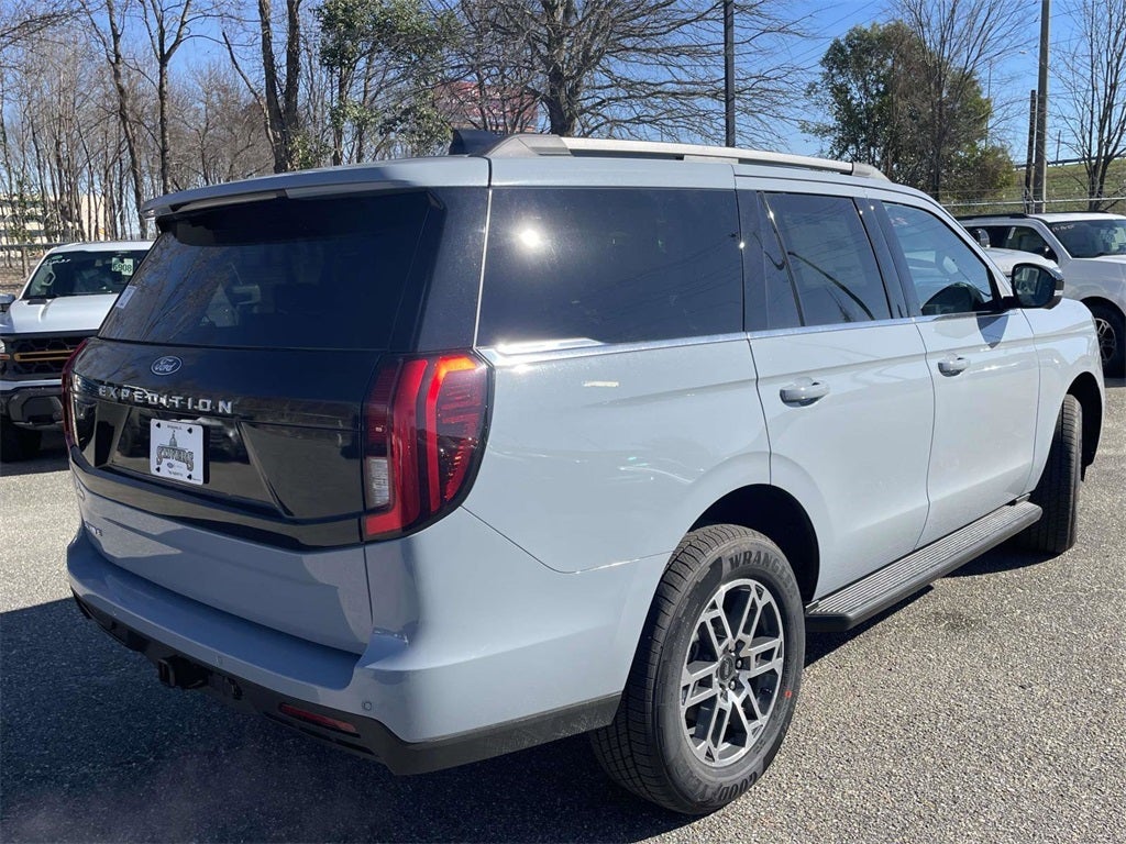 2026 Ford Expedition Active