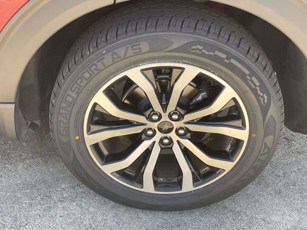 2022 Ford Explorer ST-Line