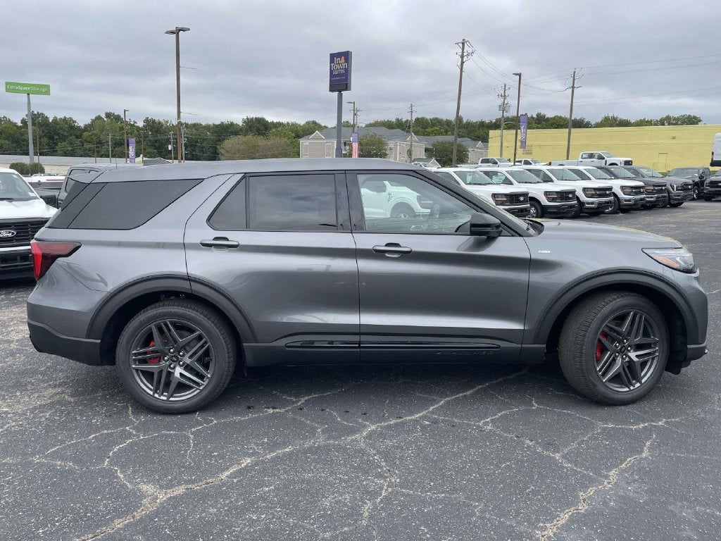 2027 Ford Explorer ST-Line