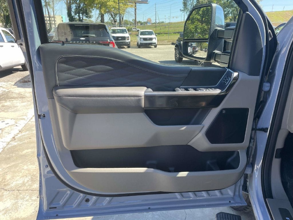 2027 Ford F-250SD Platinum