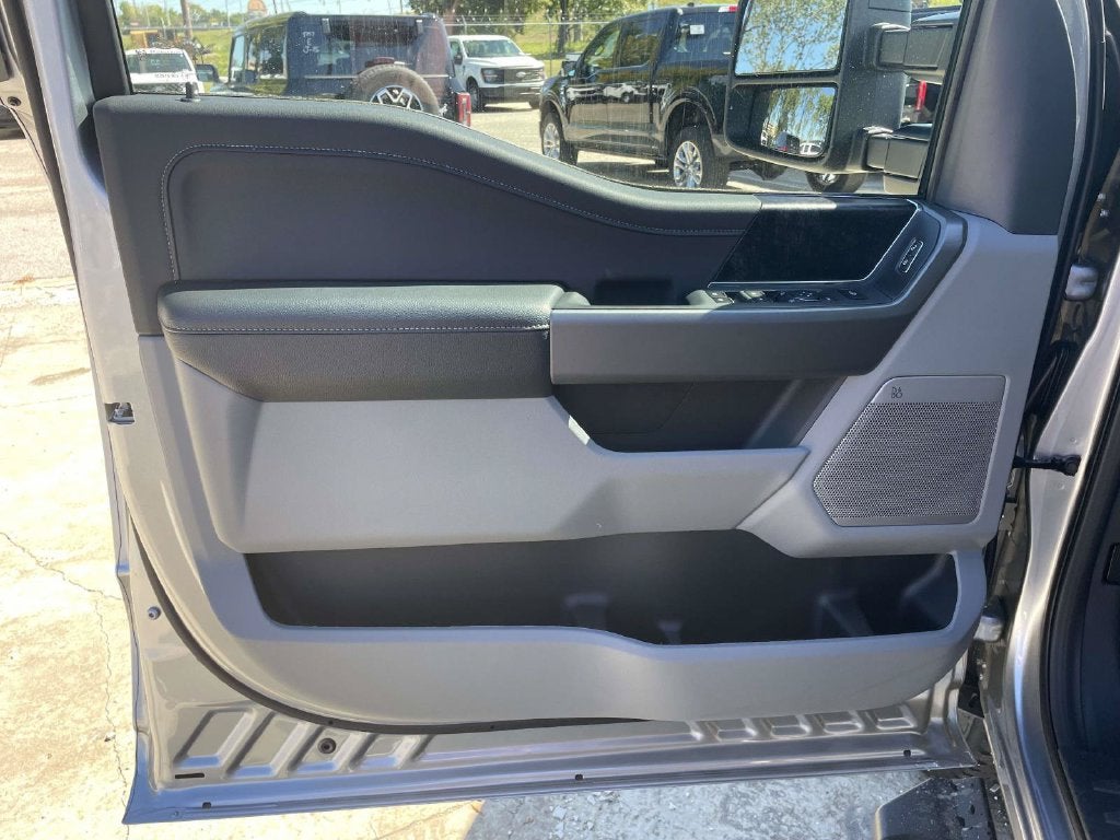 2027 Ford F-250SD XLT