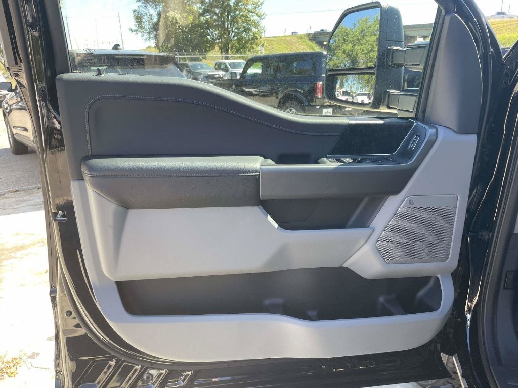 2027 Ford F-250SD XLT
