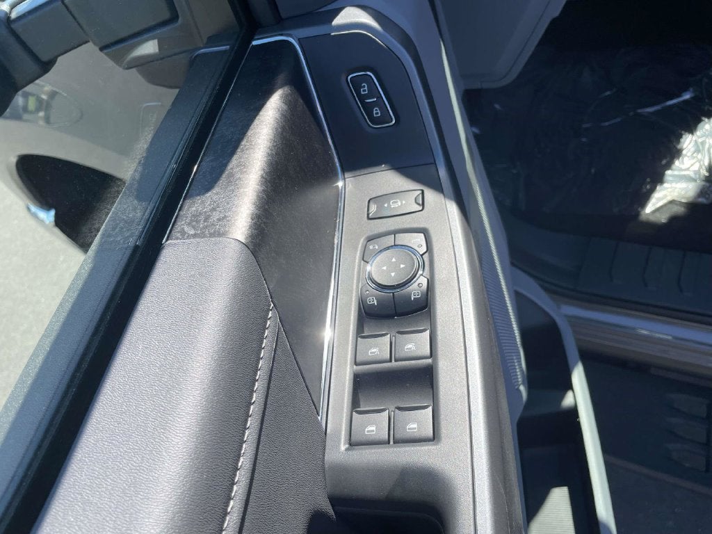 2027 Ford F-250SD XLT