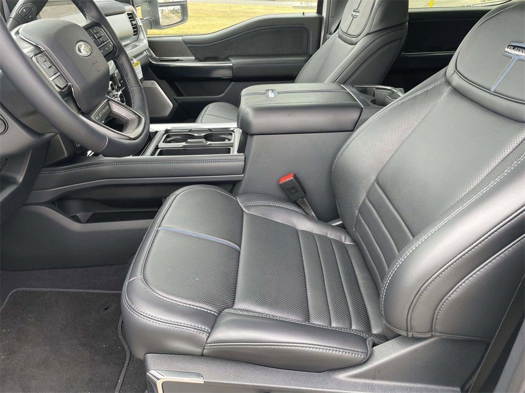 2025 Ford F-350SD Platinum