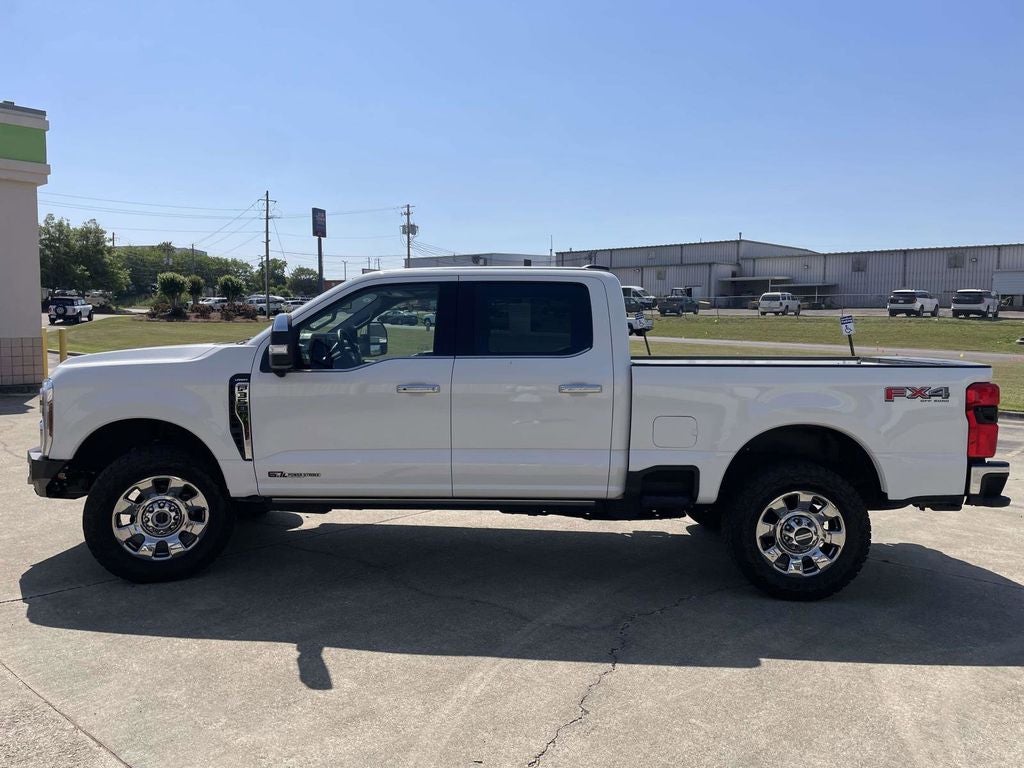 2025 Ford F-350SD Lariat
