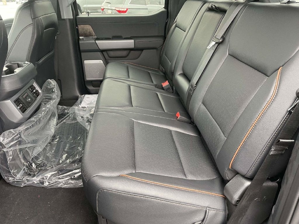 2027 Ford F-350SD Lariat DRW