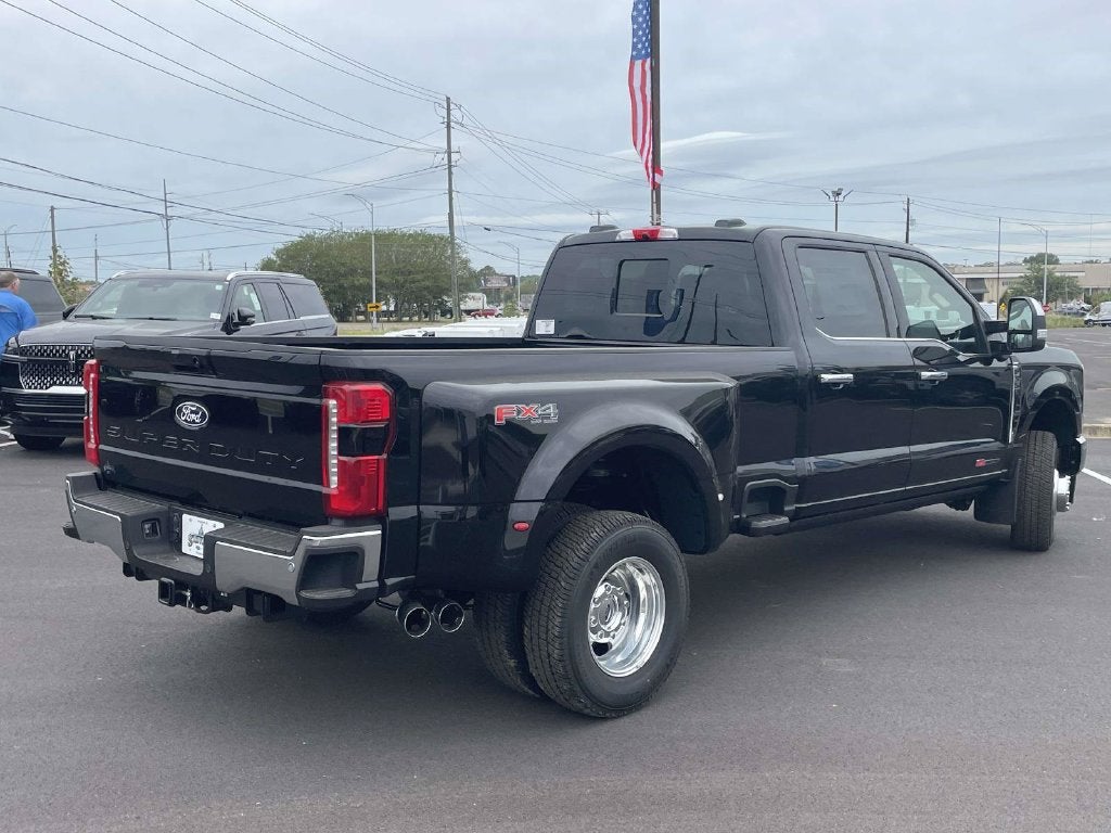 2027 Ford F-350SD Lariat DRW